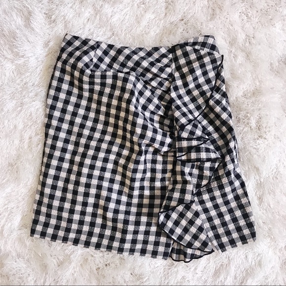 H&M Dresses & Skirts - H&M gingham mini skirt
